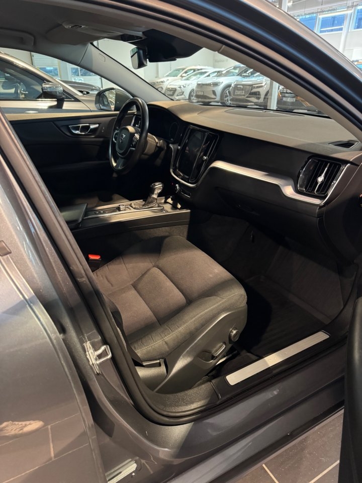 Volvo V60 2019, kuva 6/10