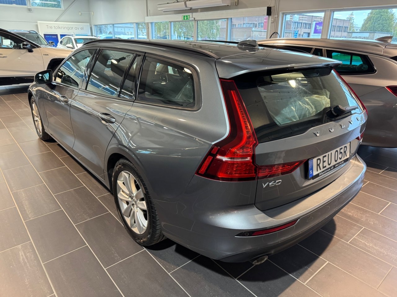 Volvo V60 2019, kuva 4/10