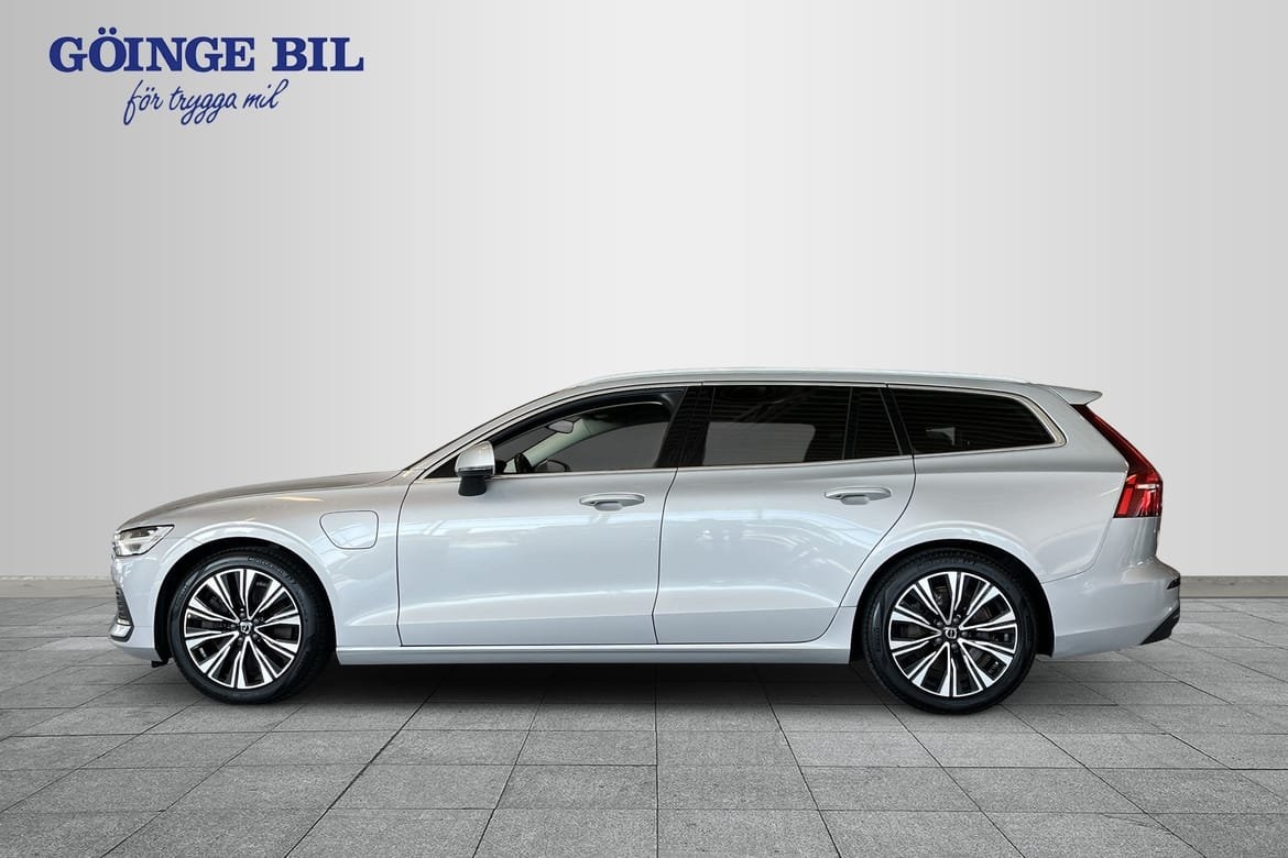 Volvo V60 Recharge T6 Core Edition Drag 2023, bild 5/15