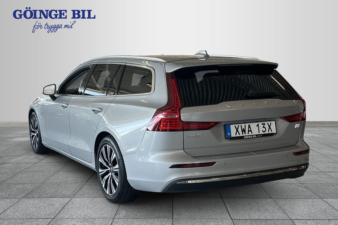 Volvo V60 Recharge T6 Core Edition Drag 2023, bild 6/15