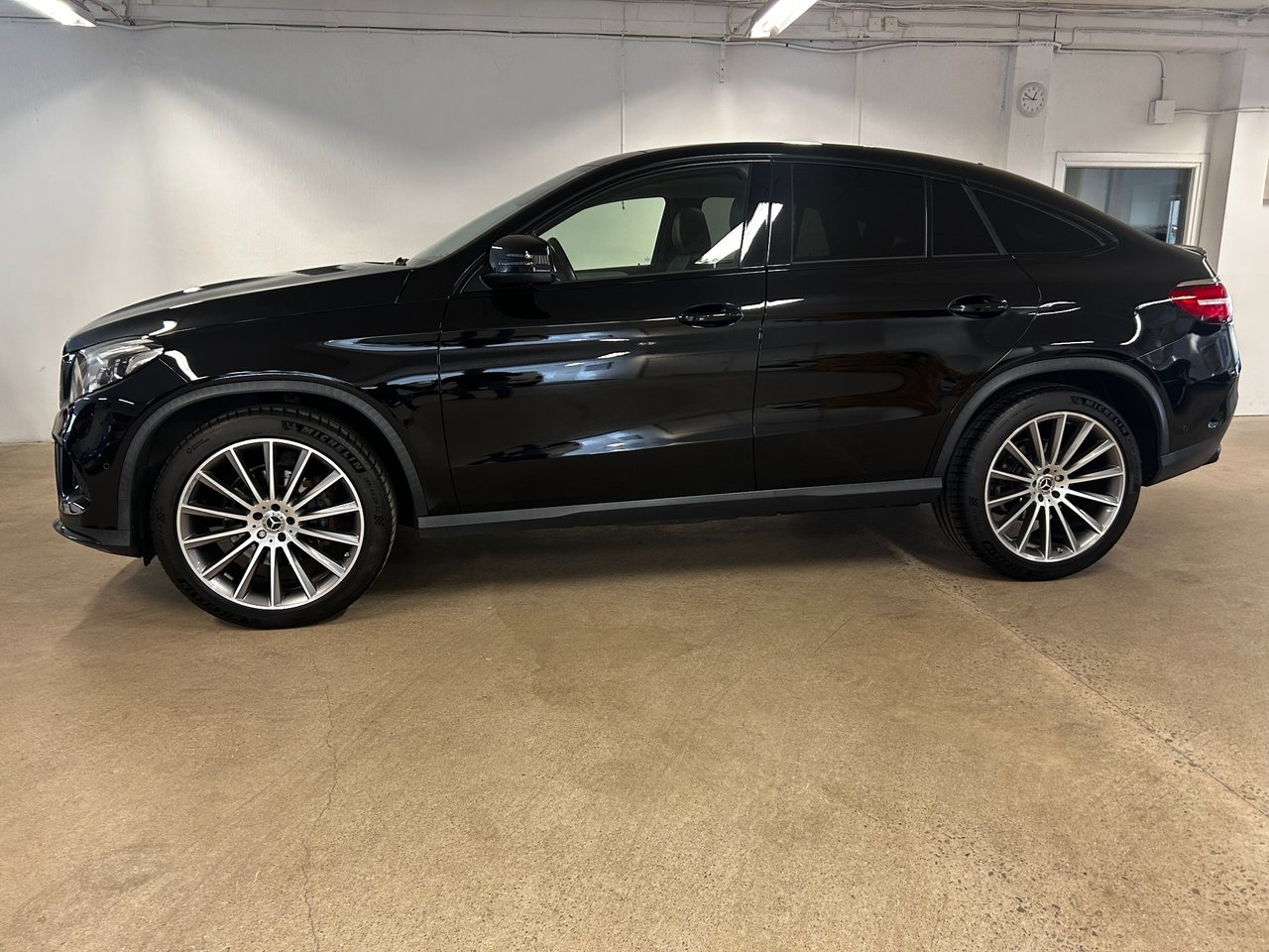 Mercedes-Benz GLE 2017, kuva 3/28