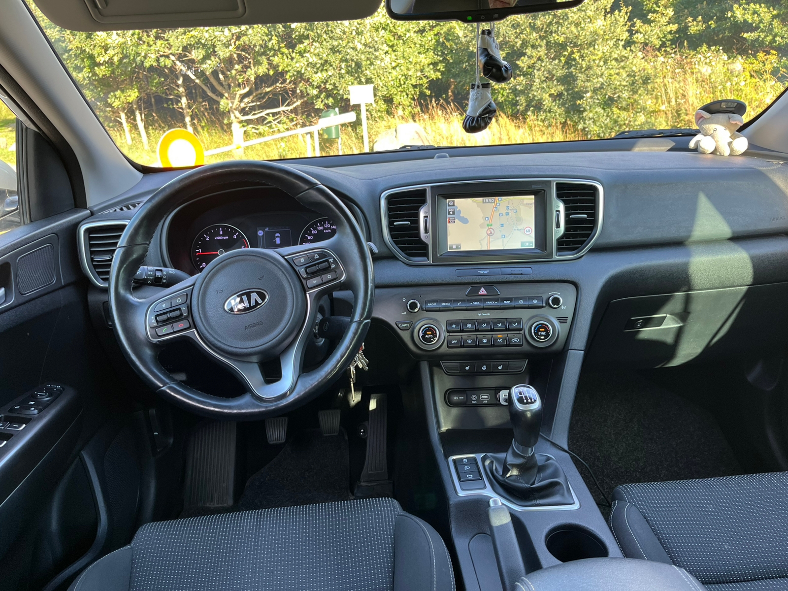 Kia Sportage 1.7 CRDi Manuell 2016, bild 5/6