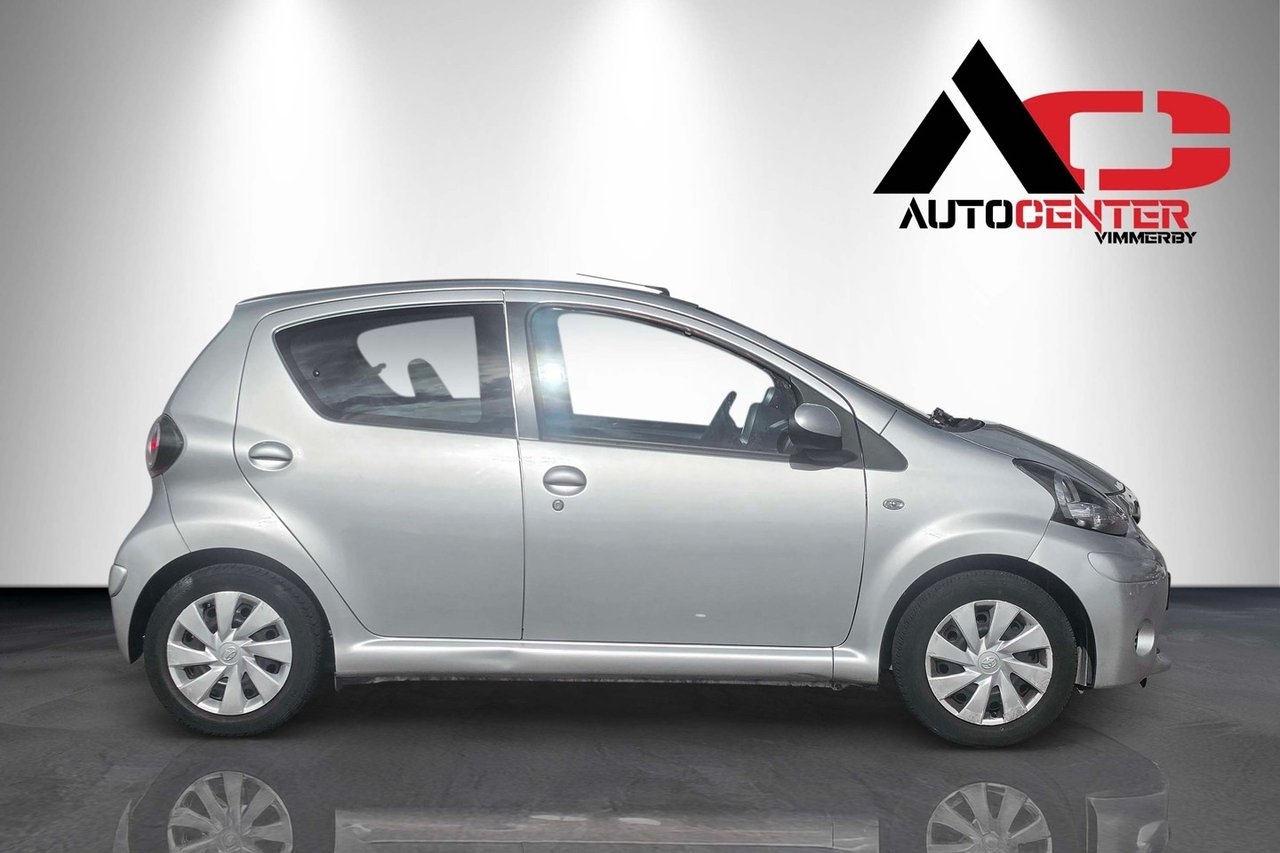 Toyota Aygo 5-dörrar 1.0 VVT-i lågmilad 2014, bild 2/10