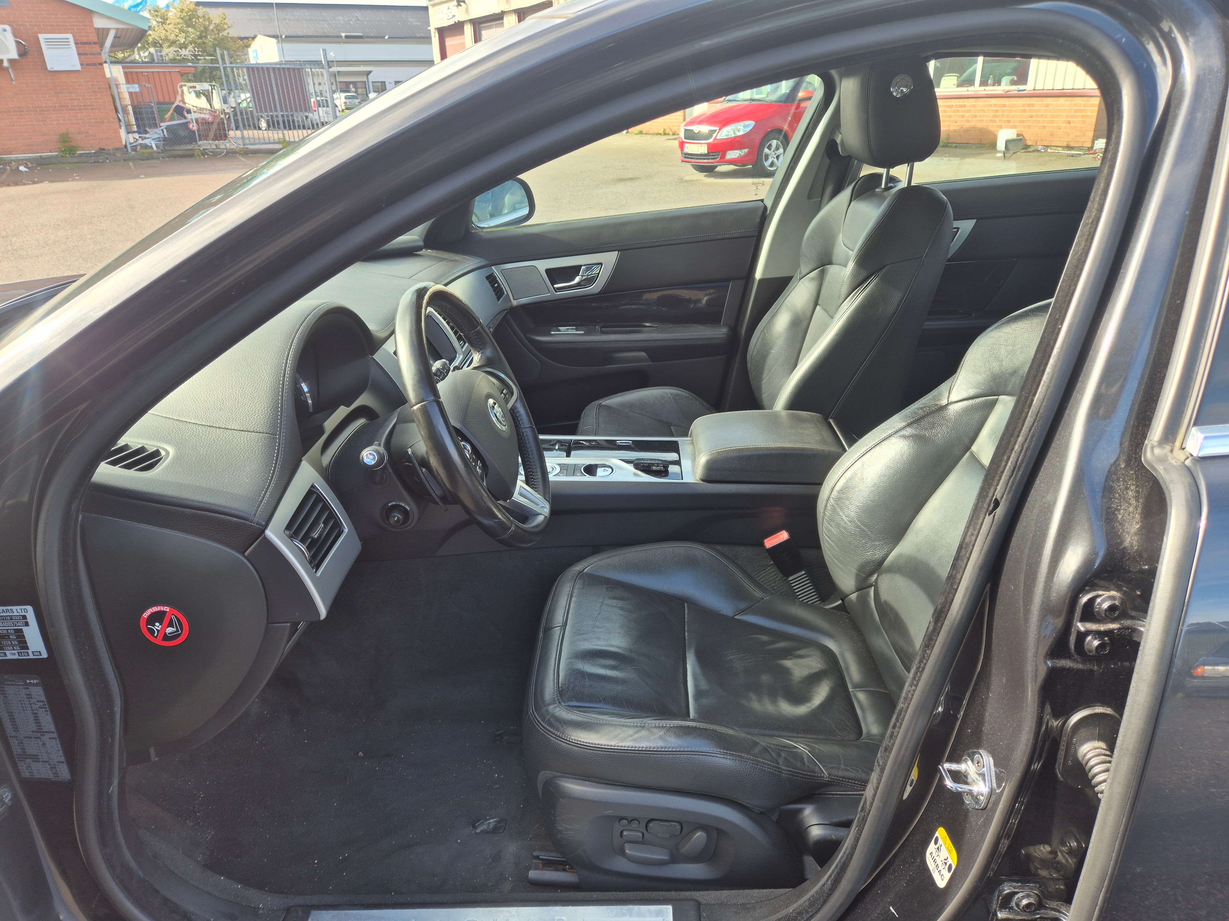 Jaguar XF 3.0 supercharged 340hk V6 AWD 2013, bild 5/9