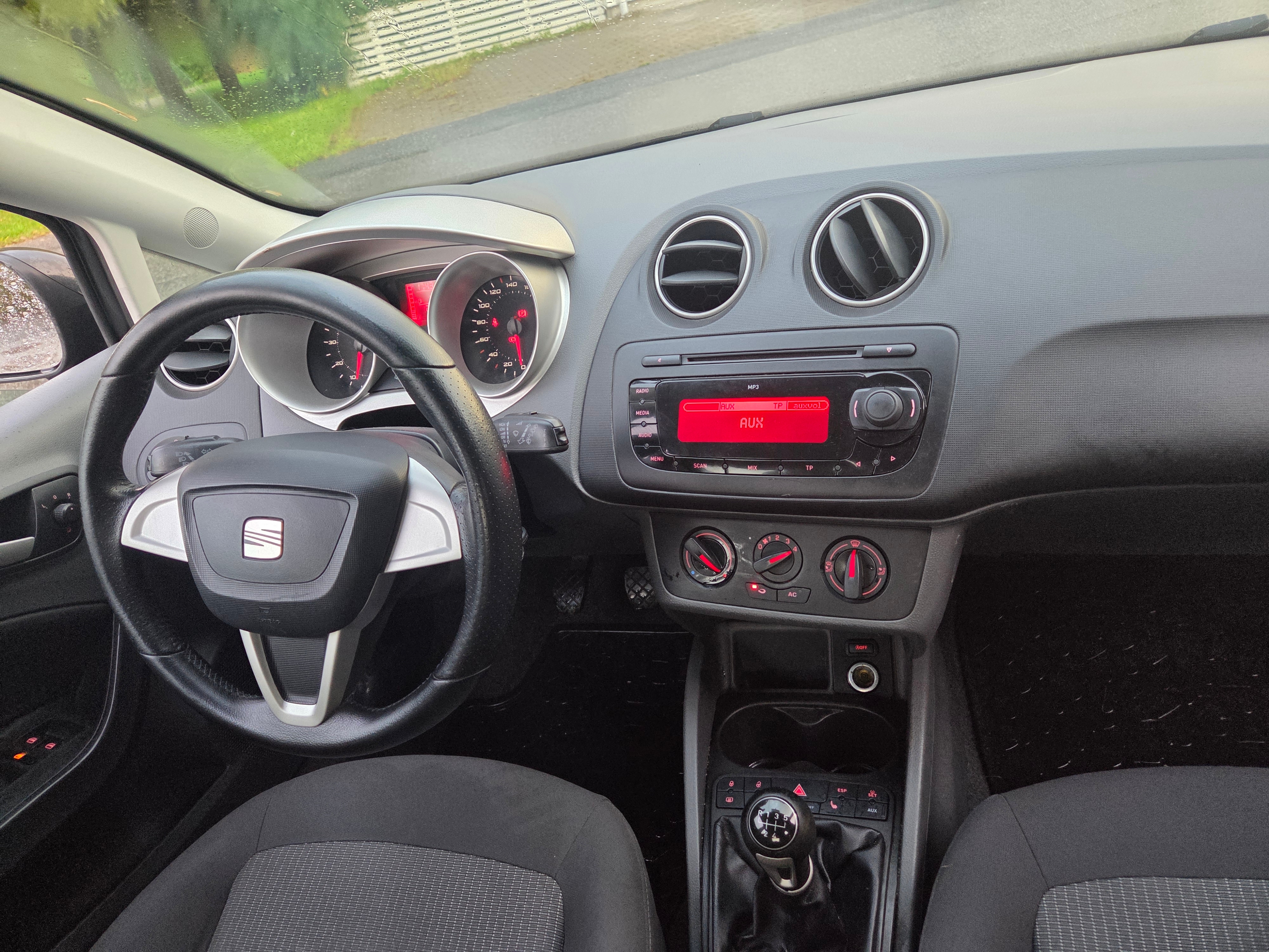 Seat Ibiza 2012, photo 6/30