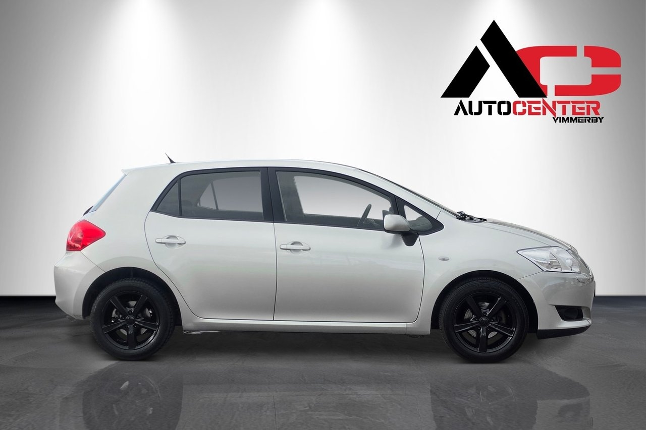 Toyota Auris 2009, bild 2/10