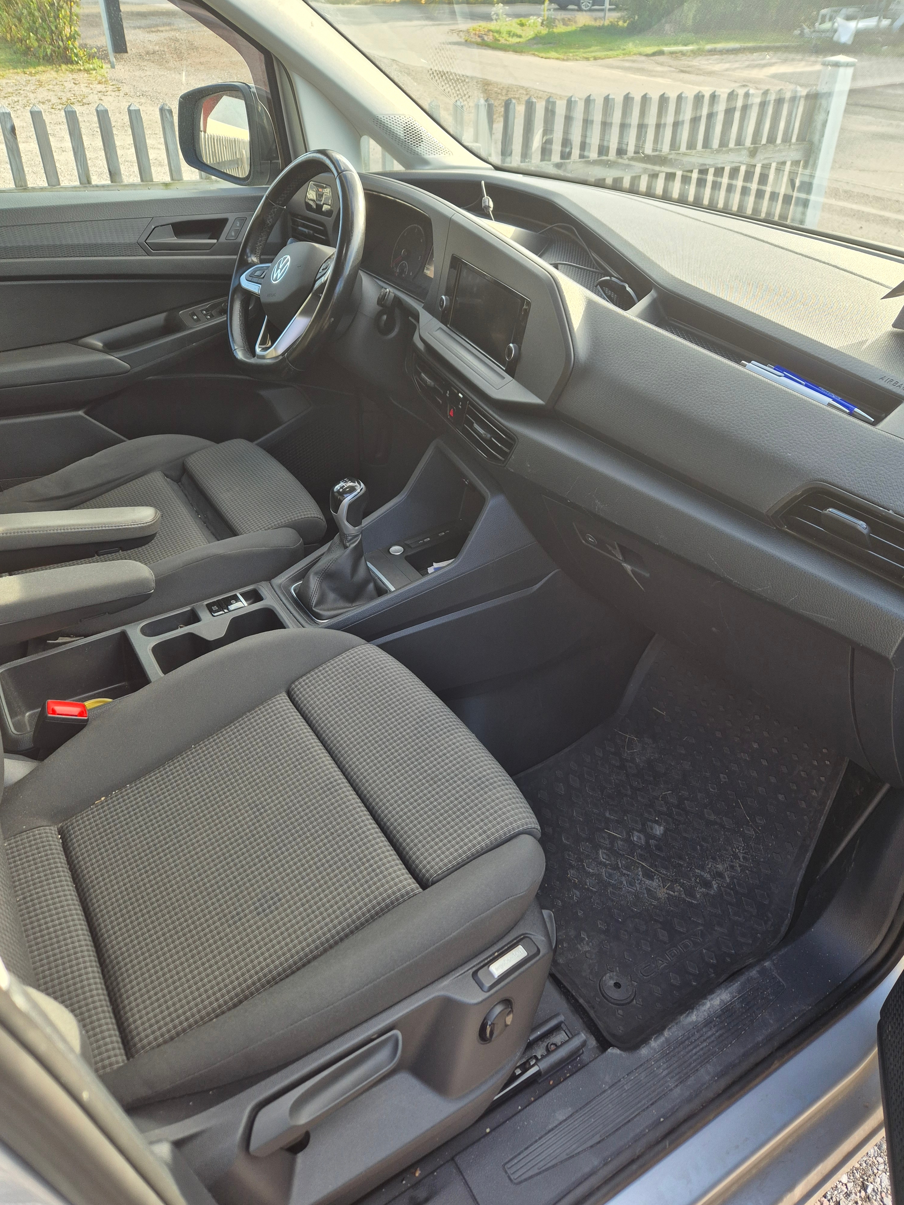 Volkswagen Caddy Maxi 2022, bild 3/5