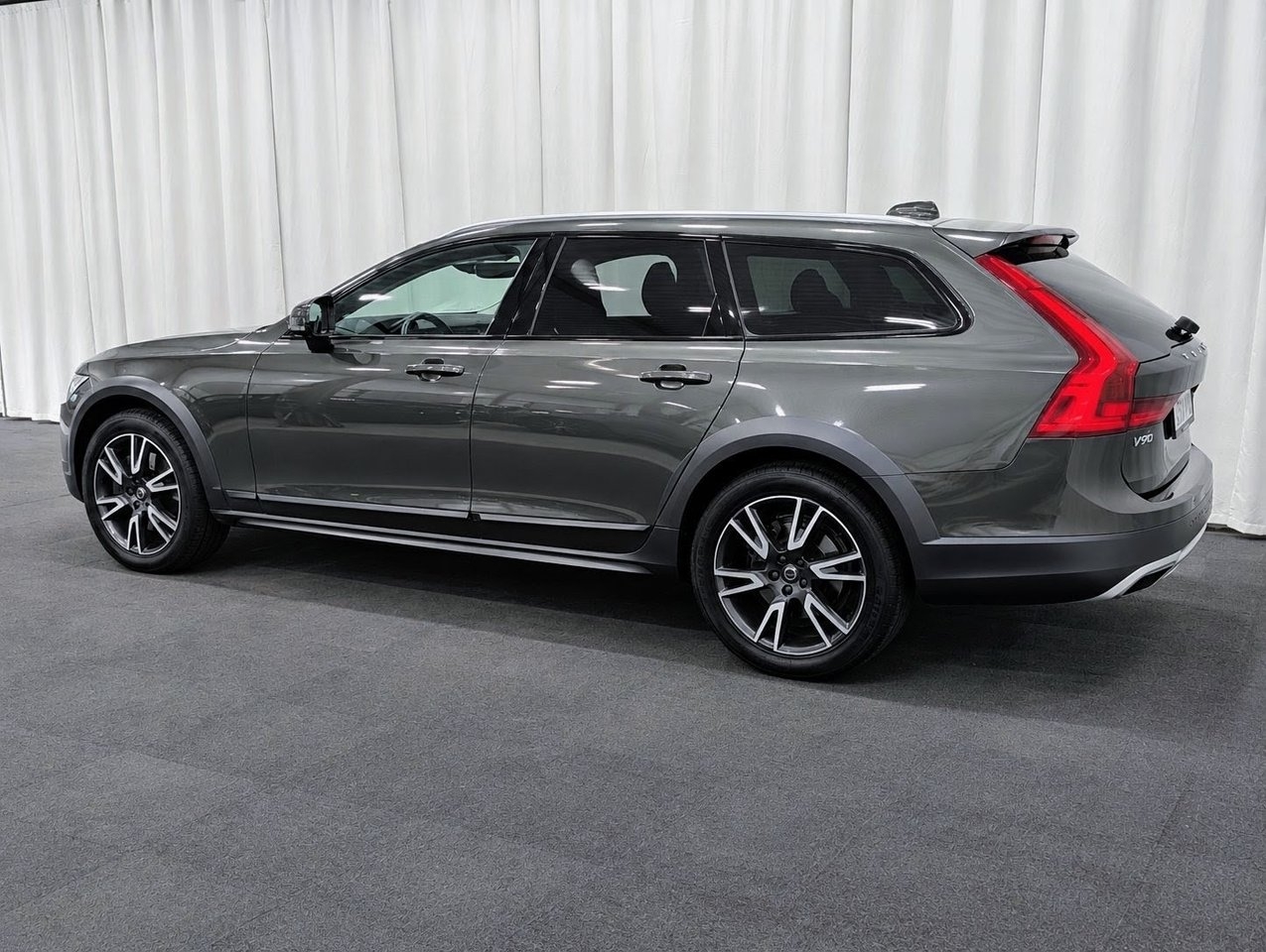Volvo V90 Cross Country 2018, bild 3/10