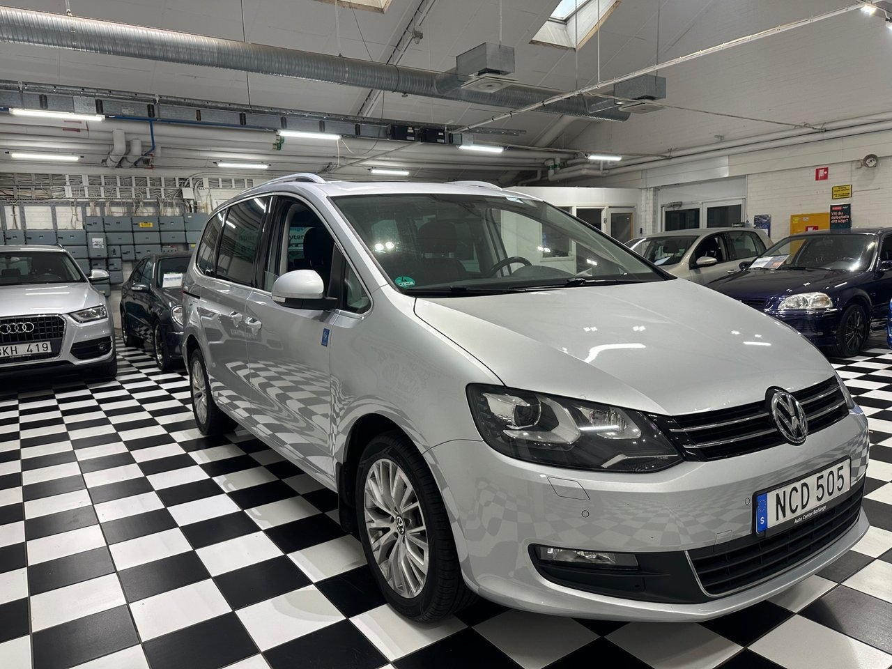 Volkswagen Sharan 2013, bild 2/10