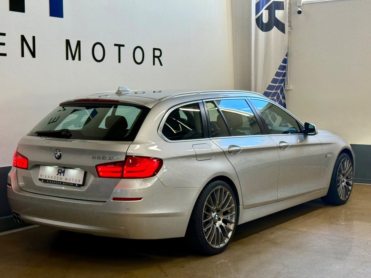BMW 520 d Touring Steptronic 2013, bild 5/10