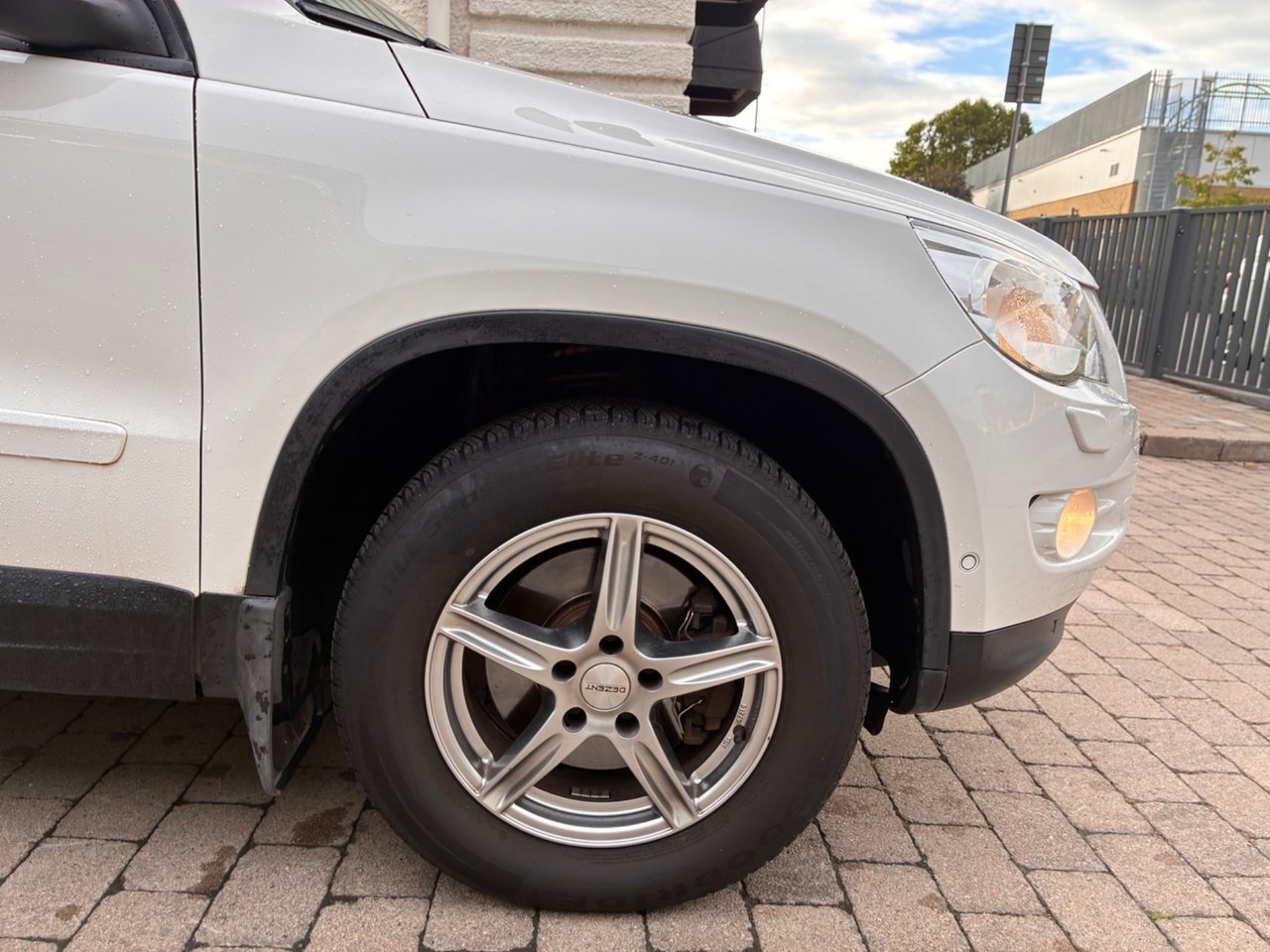 Volkswagen Tiguan 2008, bild 6/10