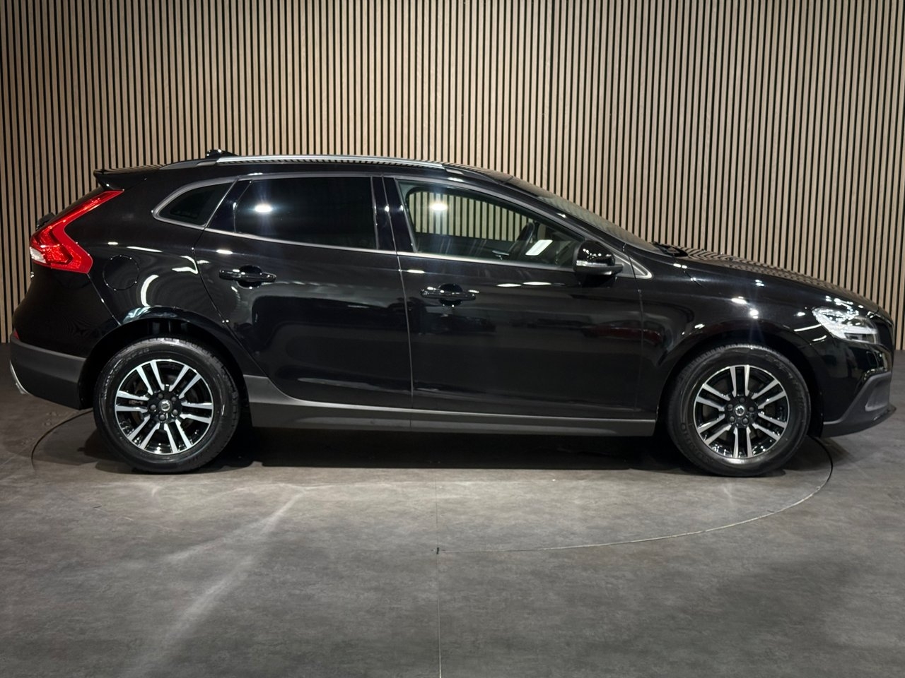 Volvo V40 Cross Country 2018, kuva 3/10