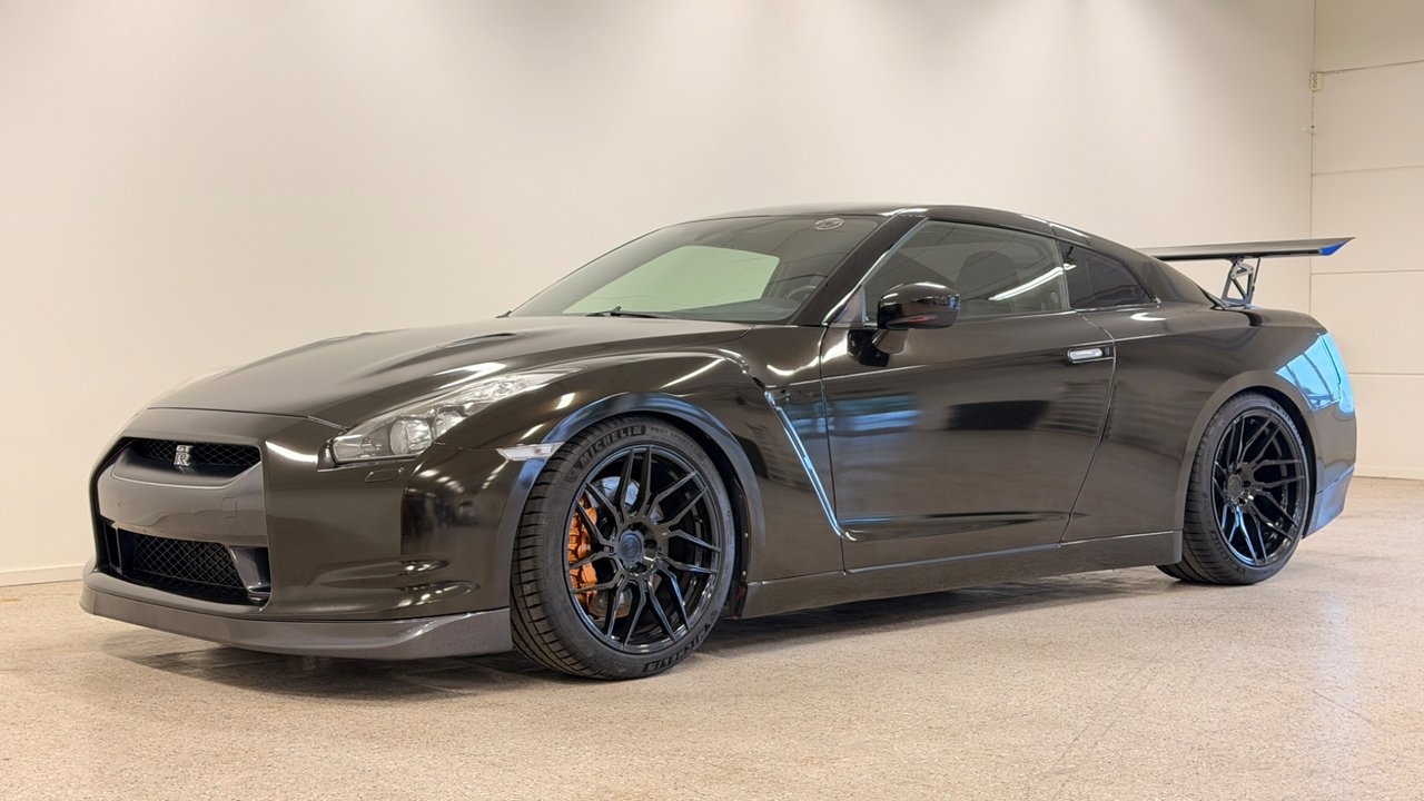 Nissan GT-R