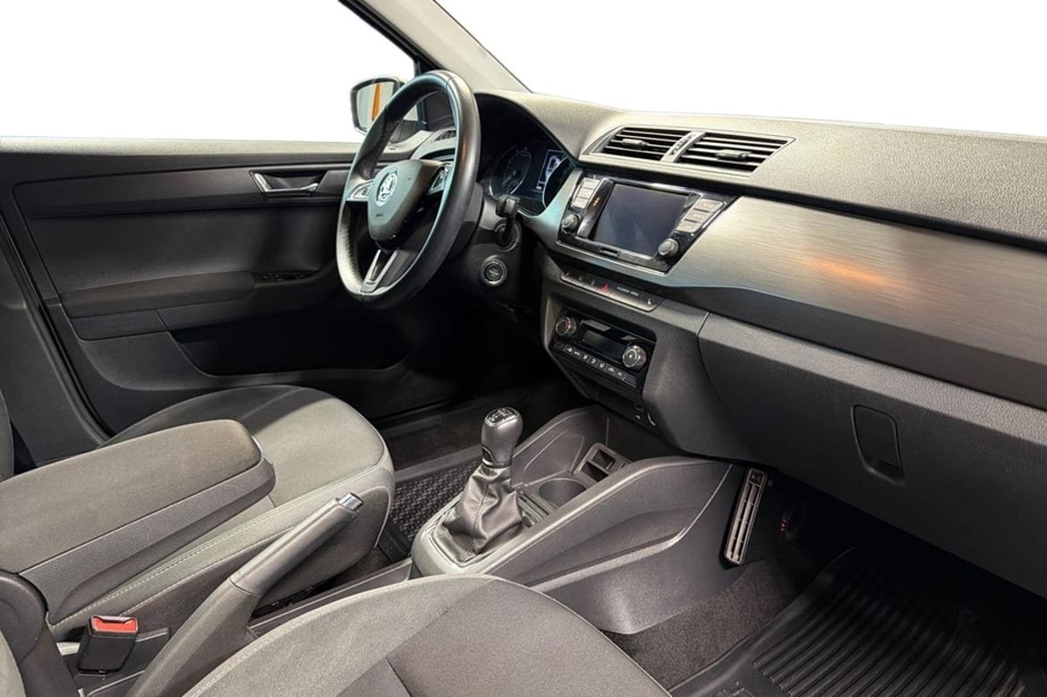 Skoda Fabia STYLE 1,0 TSI 95 2019, bild 5/10