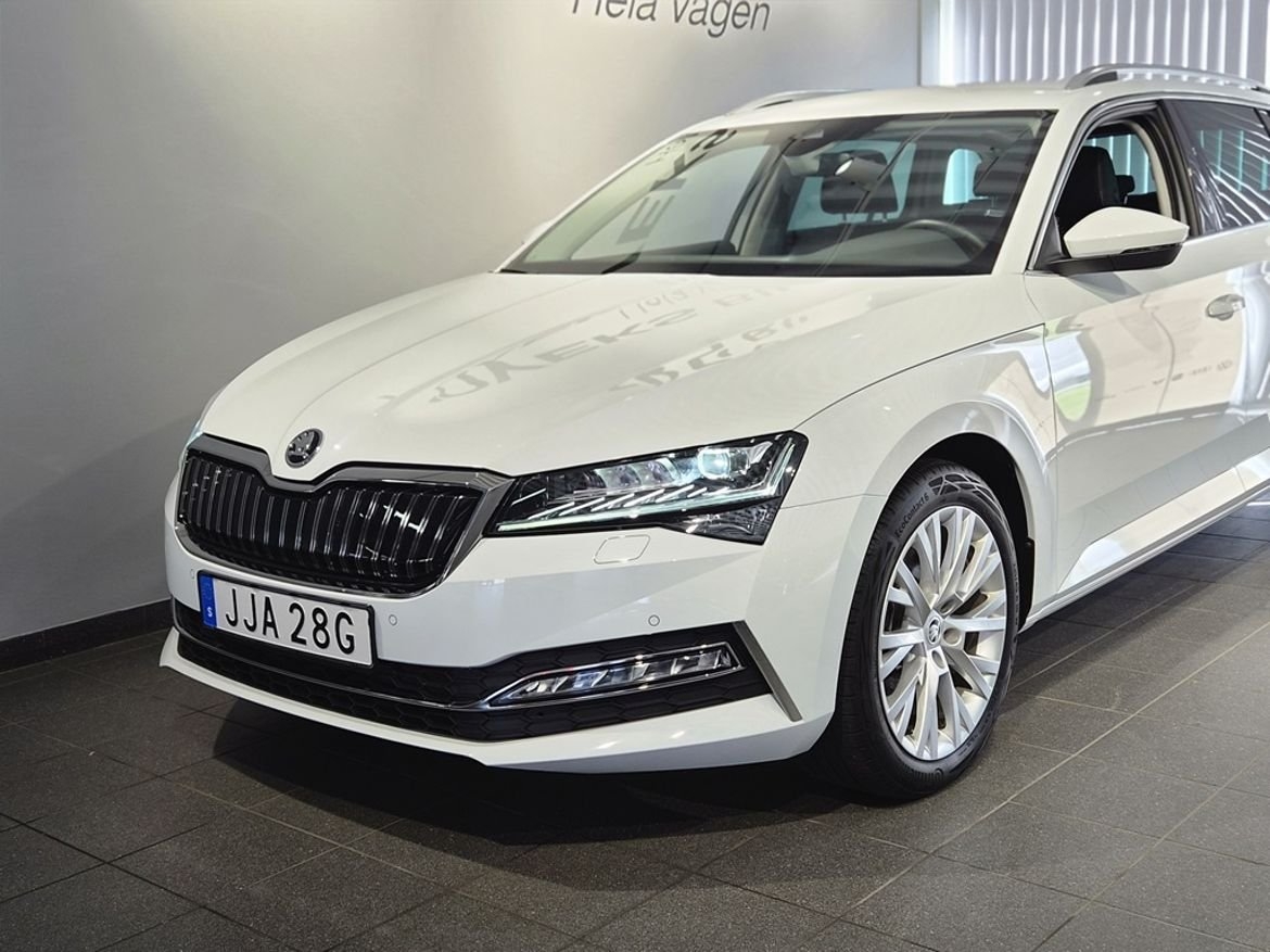 Skoda Superb 2023, bild 3/25