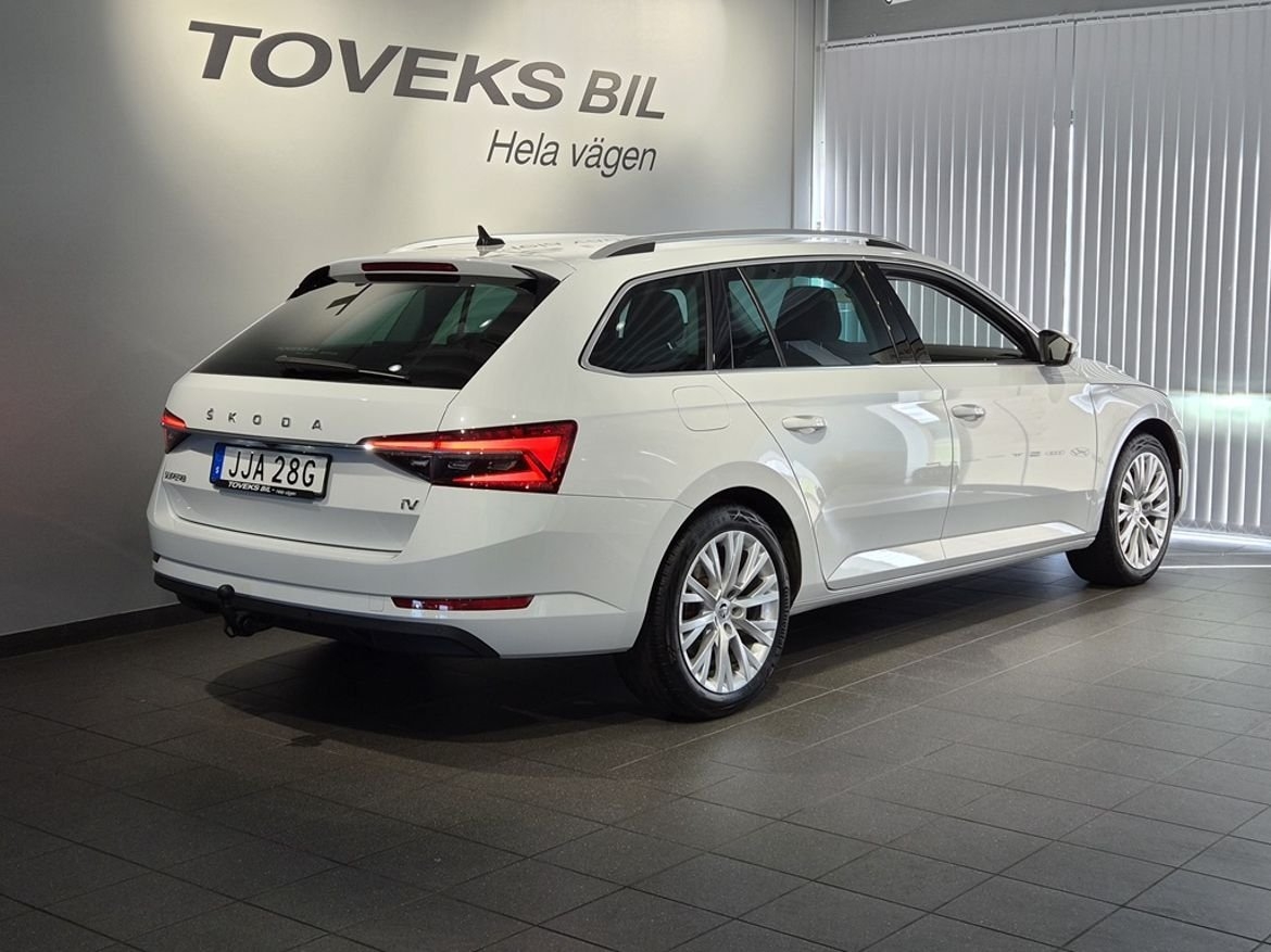 Skoda Superb 2023, bild 7/25