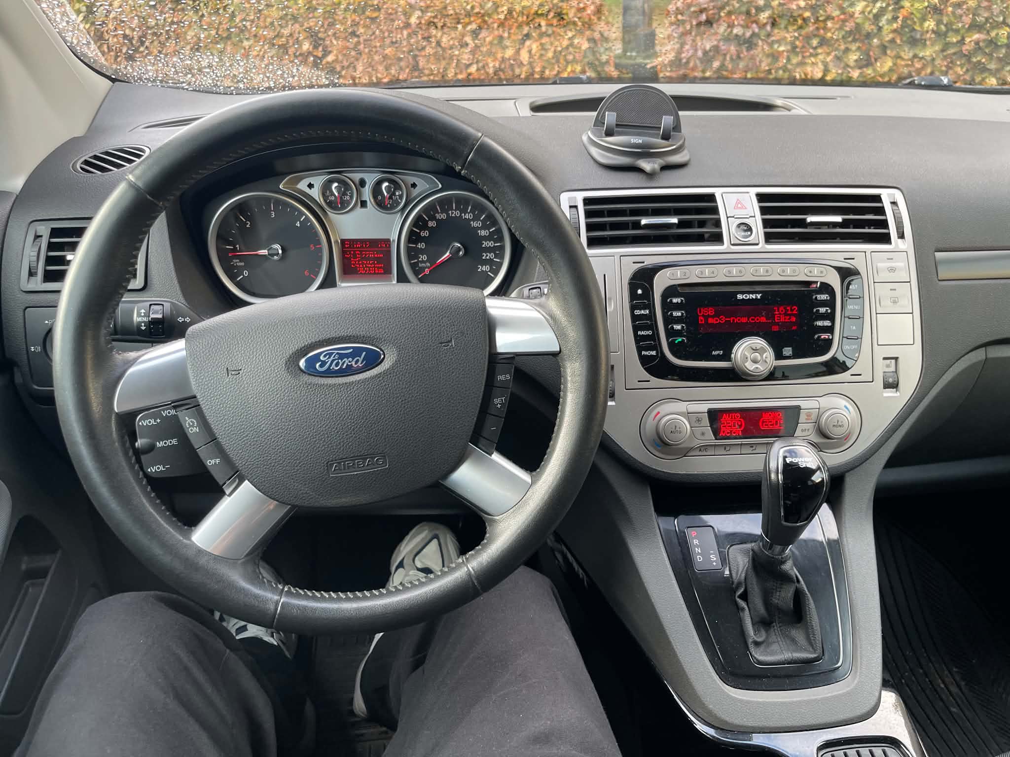 Ford Kuga 2.0 TDCi AWD Powershift 2012, bild 6/7