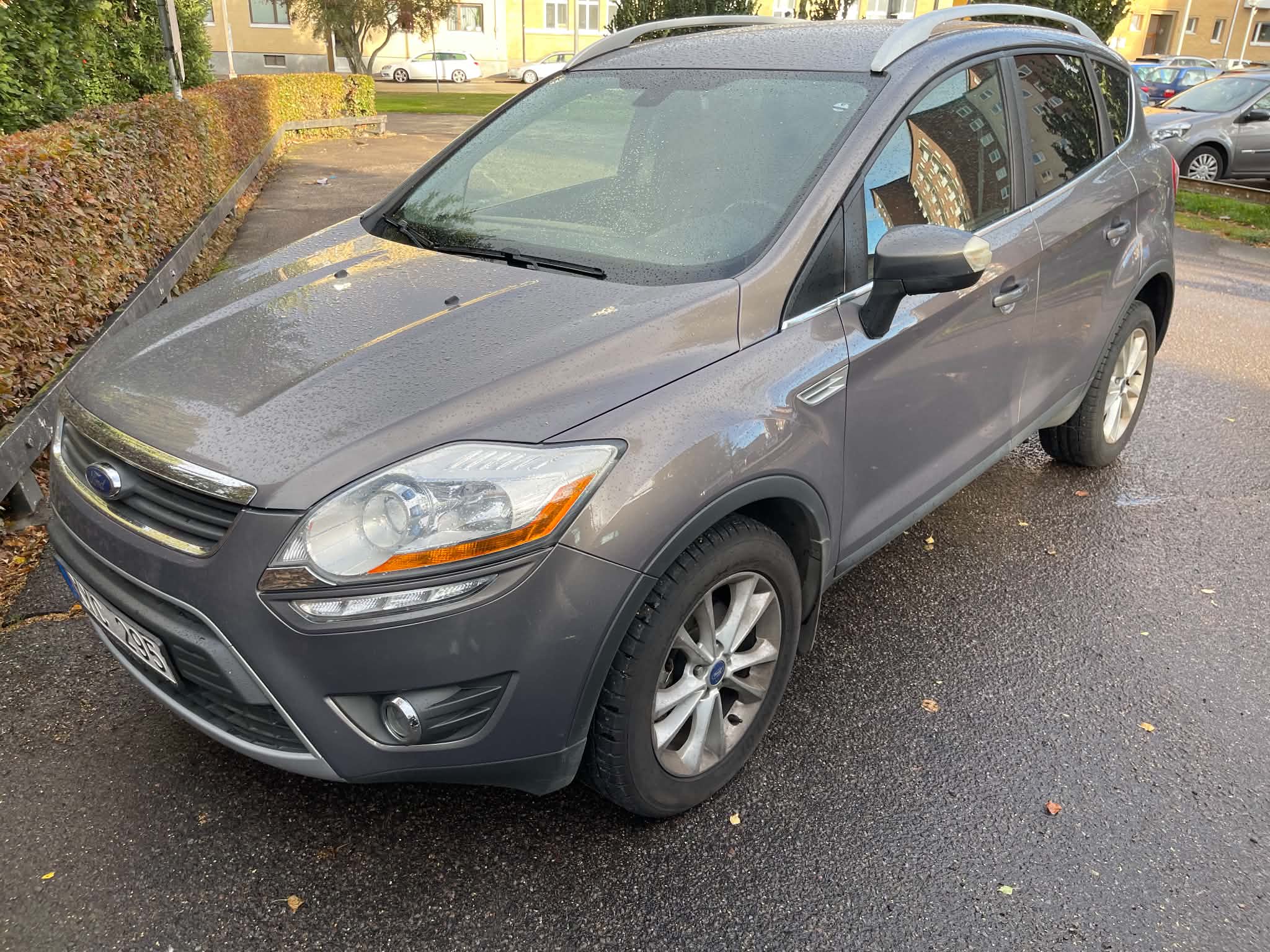 Ford Kuga 2.0 TDCi AWD Powershift 2012, bild 2/7