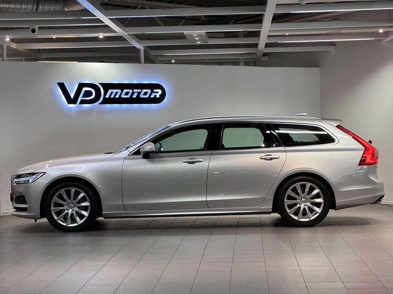 Volvo V90 2019, kuva 2/10