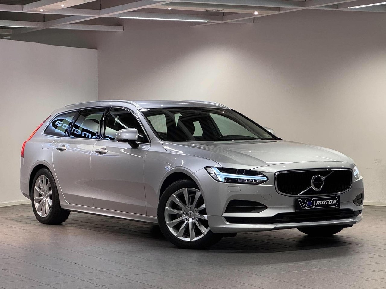 Volvo V90 2019, kuva 4/10