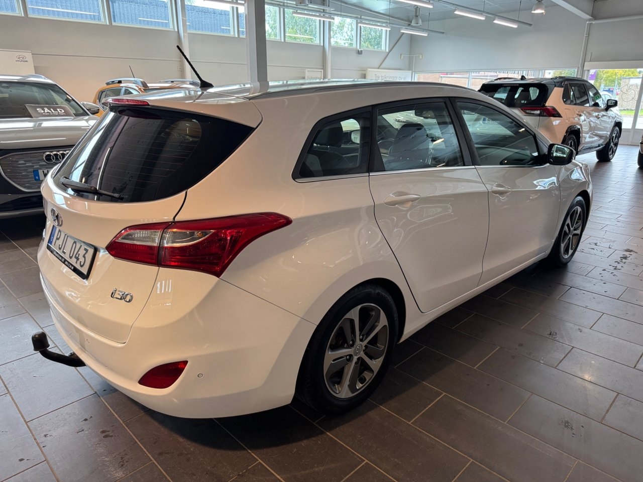 Hyundai i30 Kombi 1.6 GDI Comfort 2017, bild 5/9