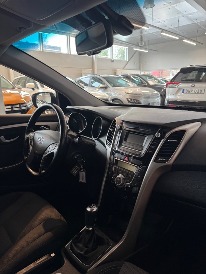 Hyundai i30 Kombi 1.6 GDI Comfort 2017, bild 7/9