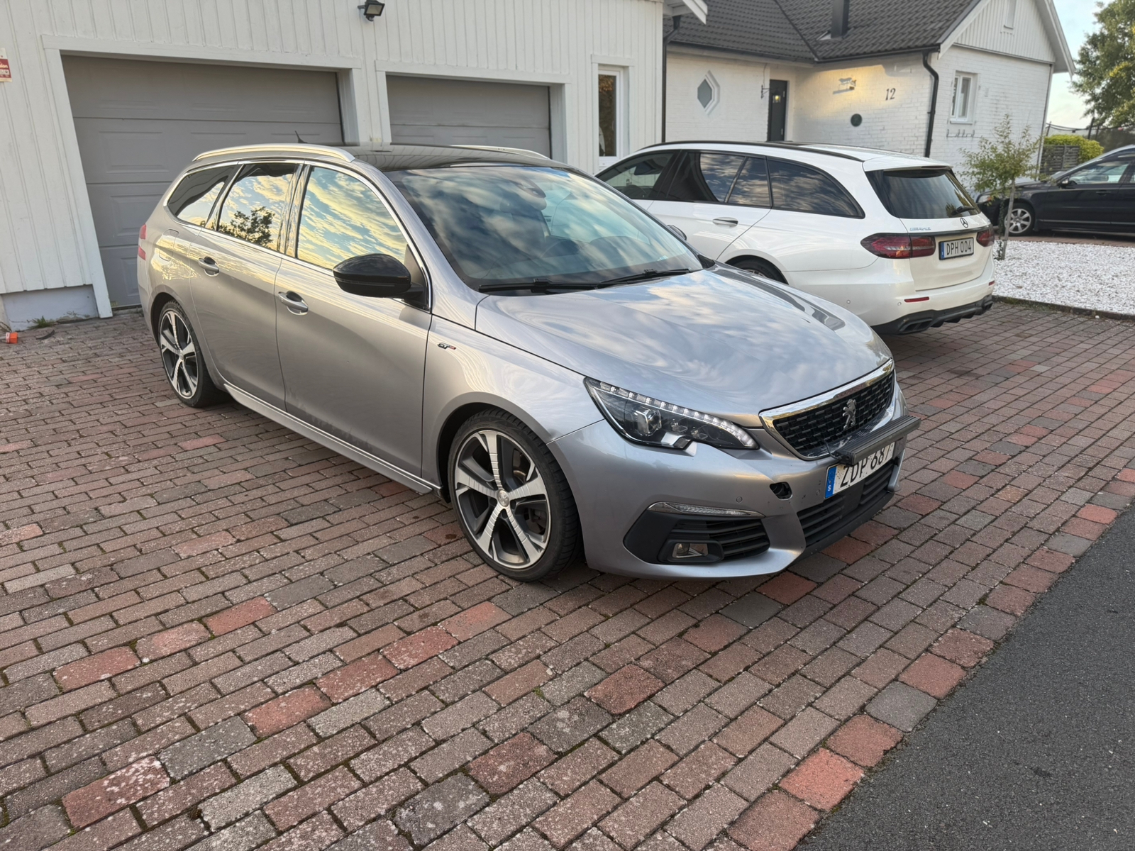 Peugeot 308 SW 2.0 BlueHDi 180 EAT 2017, bild 2/7