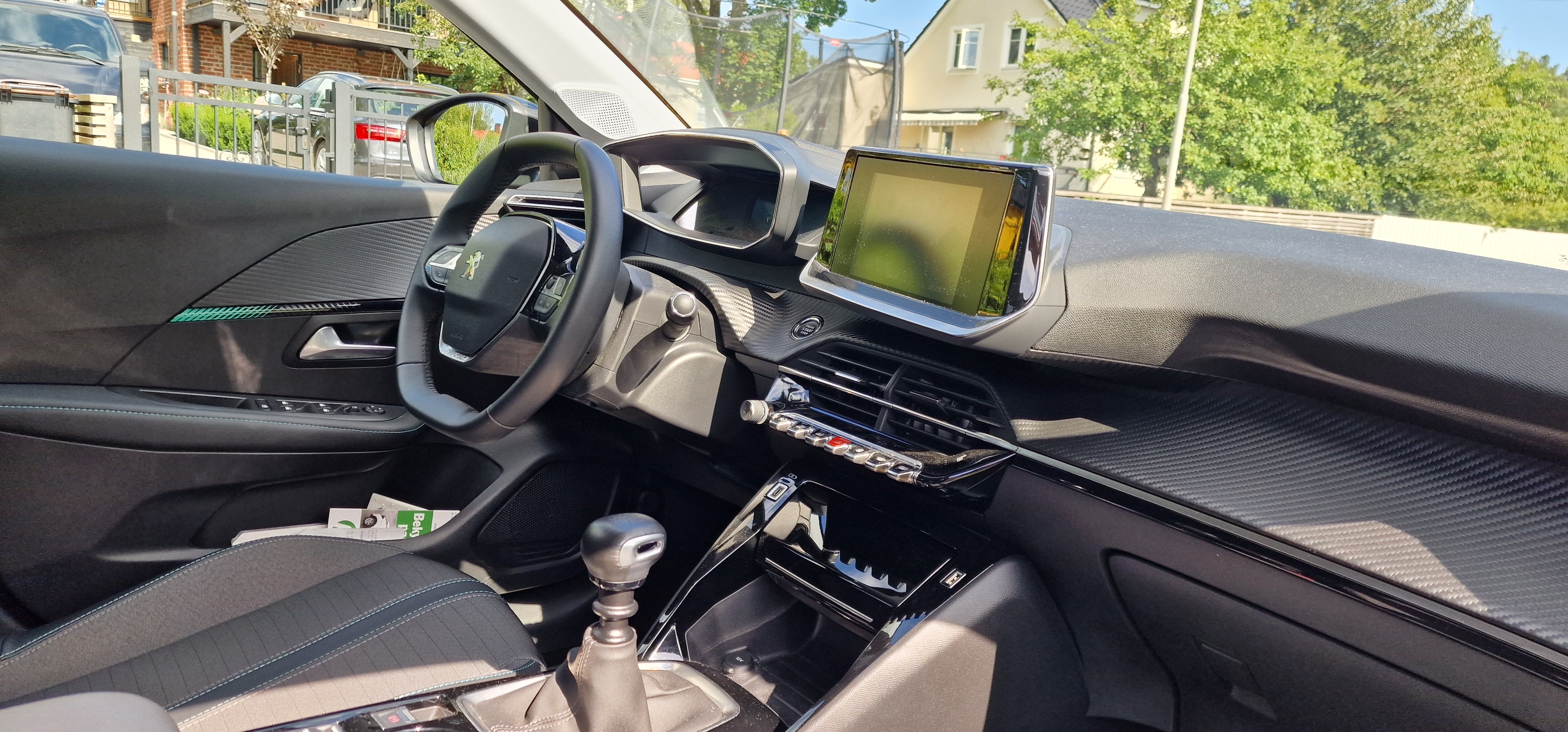 Peugeot 208 1.2 PureTech 100 Manuell 2021, photo 5/6