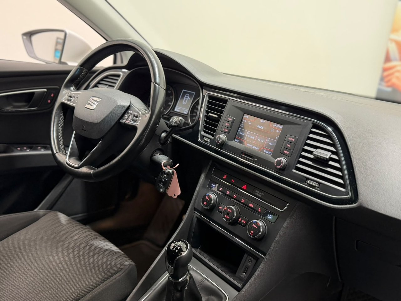 Seat Leon 1.2 TSI Style Euro 6 2016, bild 2/10