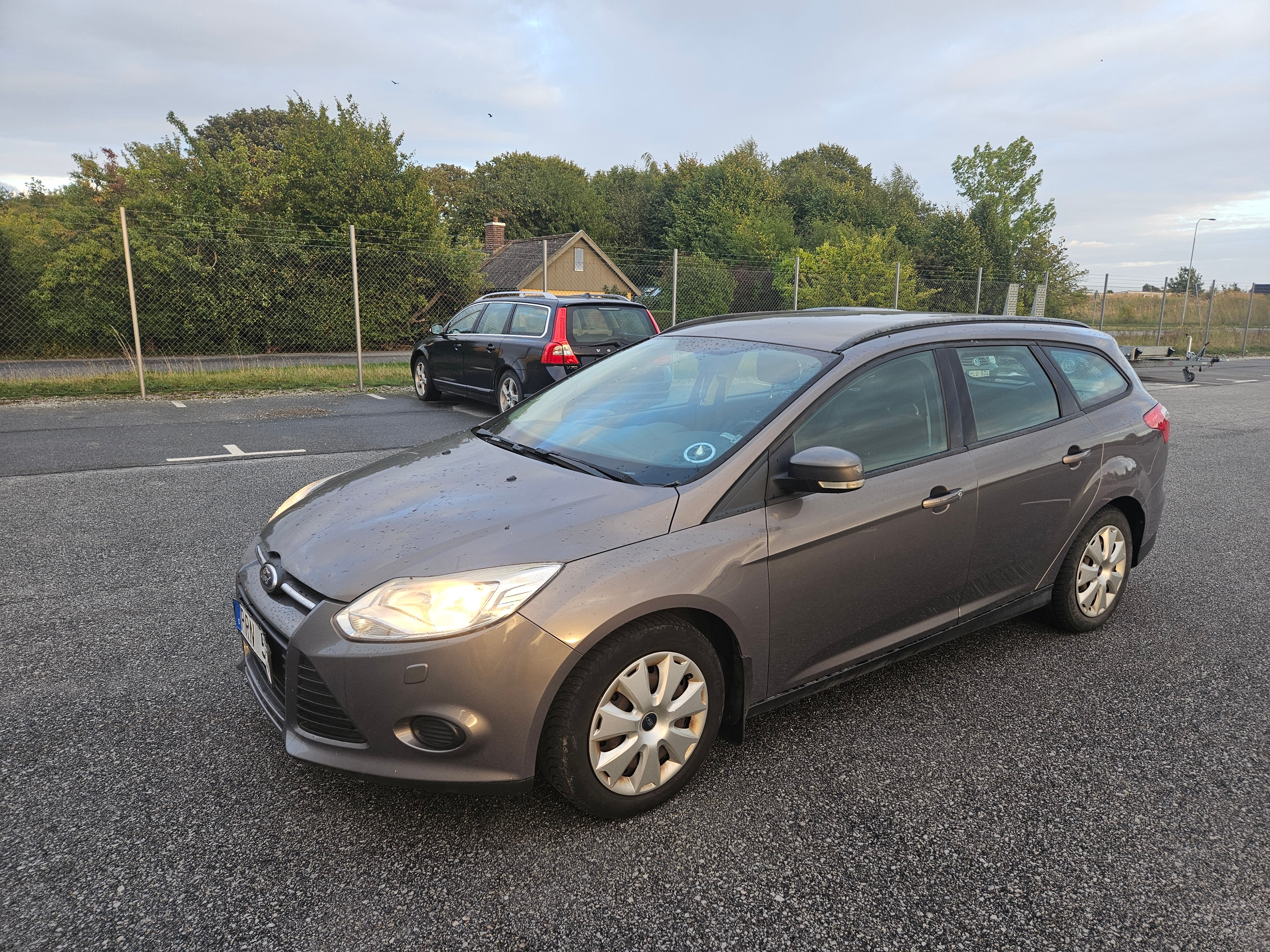 Ford Focus Kombi 1.6 TDCi Manuell 2012, bild 2/10