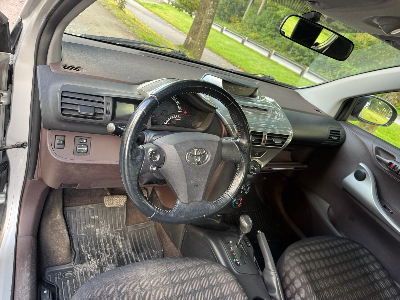 Toyota IQ 1.0 VVT-i Super CVT‐i 2010, bild 7/8