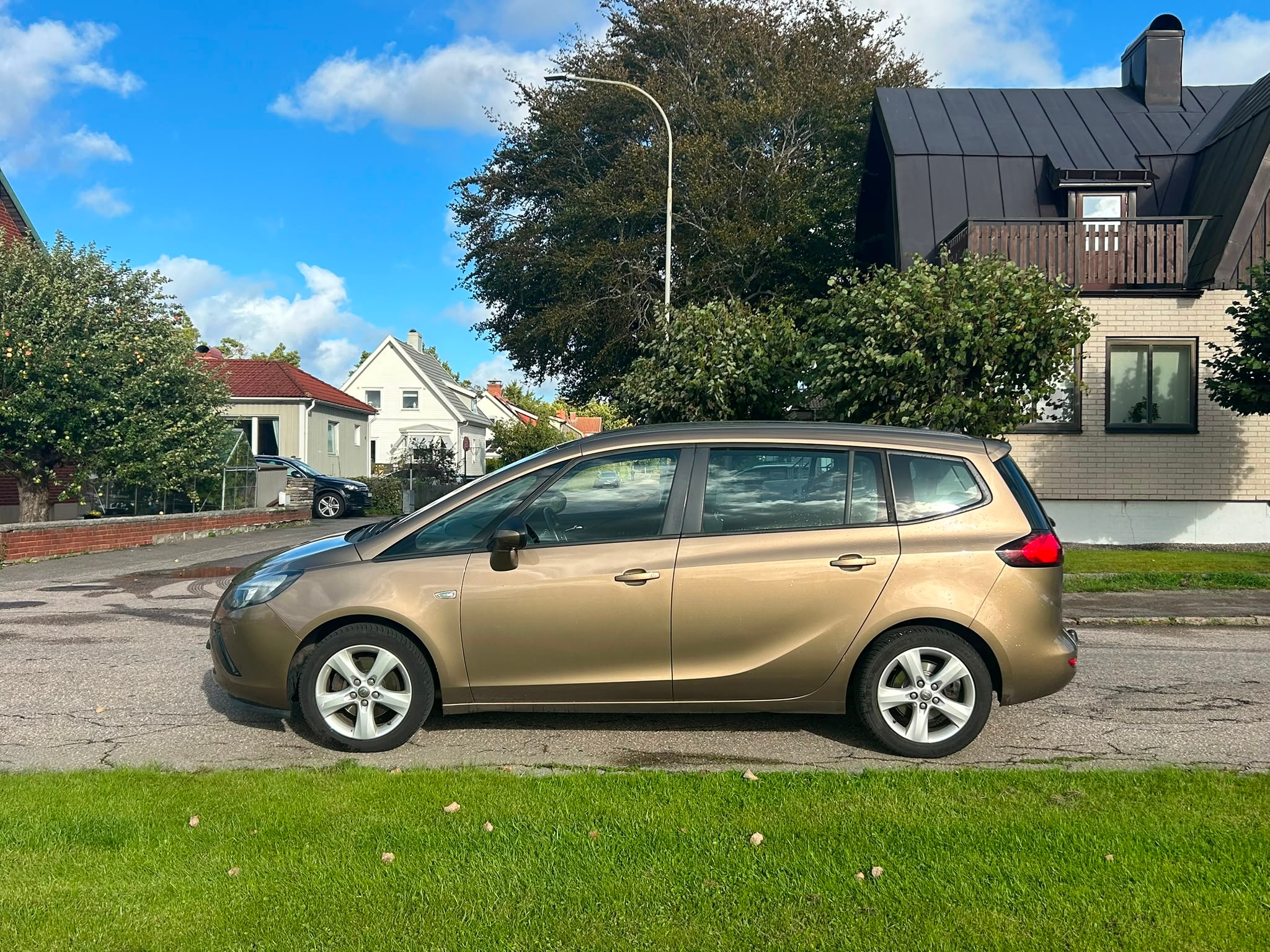 Opel Zafira Tourer 2015, photo 2/10