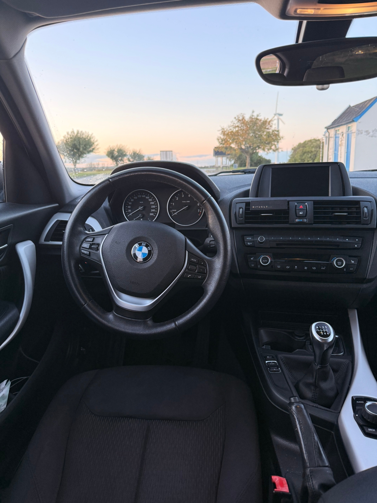 BMW 116 i 5-dörrars Manuell 2014, bild 7/10