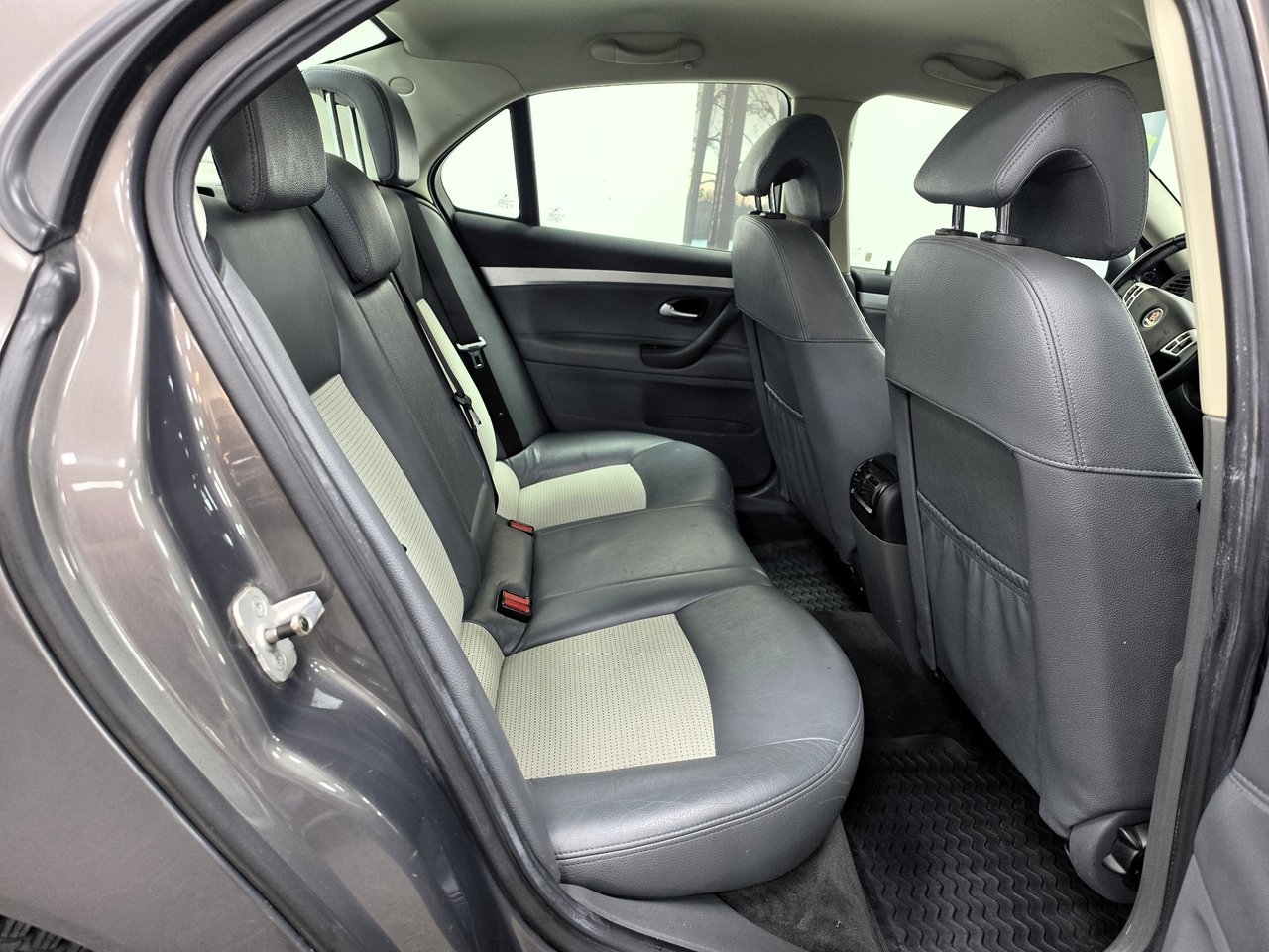 Saab 9-3 2005, kuva 7/10