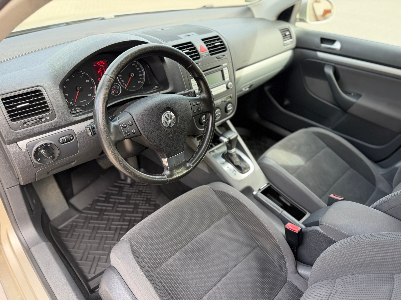 Volkswagen Golf 2008, kuva 6/10