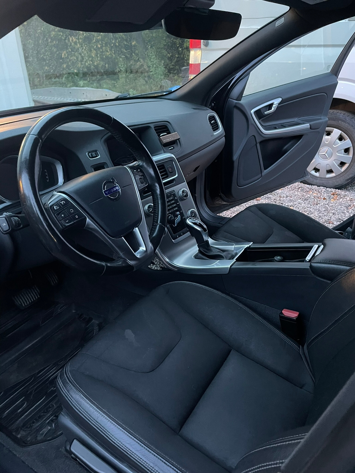 Volvo V60 D4 AWD Geartronic 2018, bild 6/8