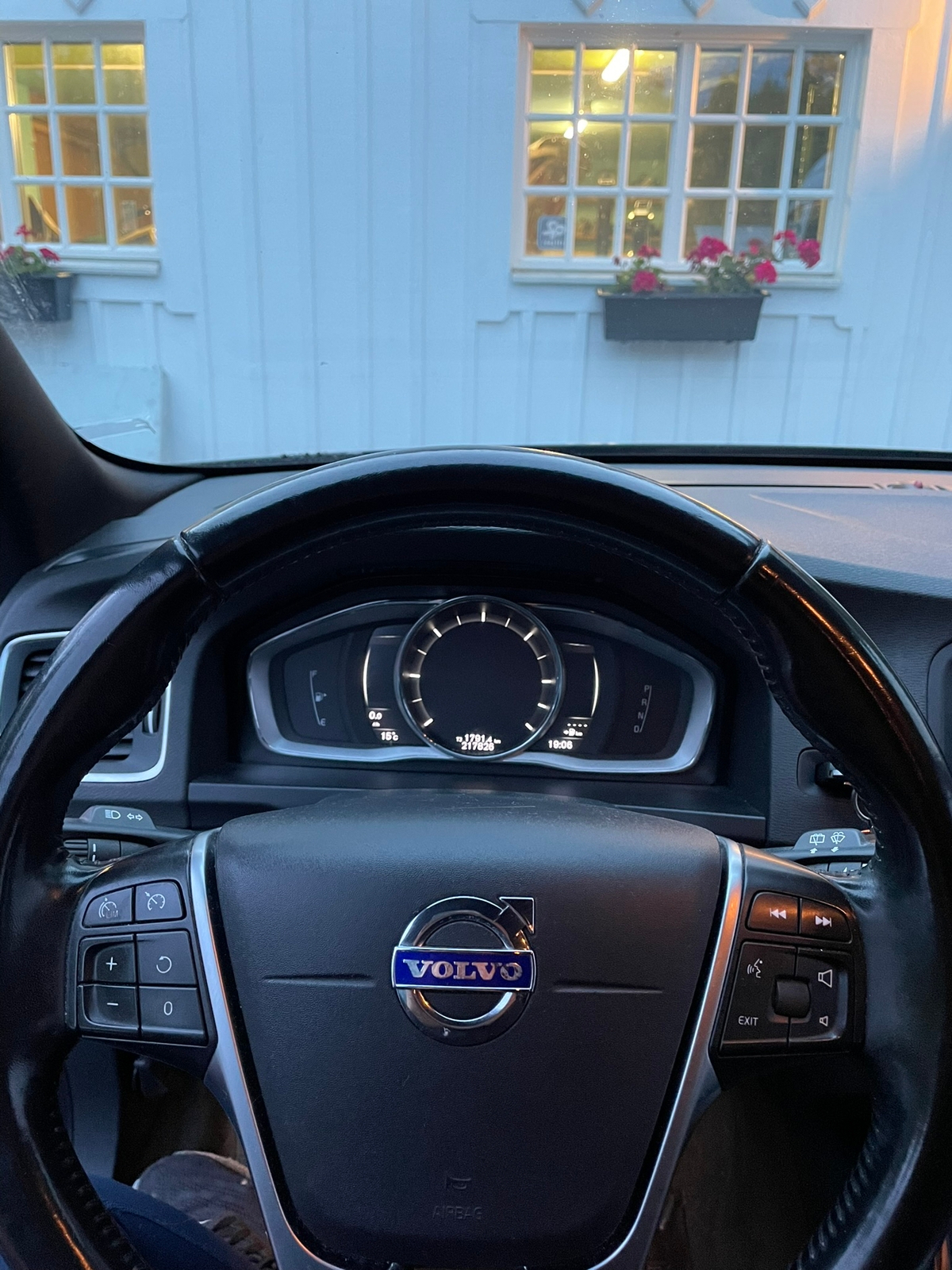 Volvo V60 D4 AWD Geartronic 2018, bild 8/8
