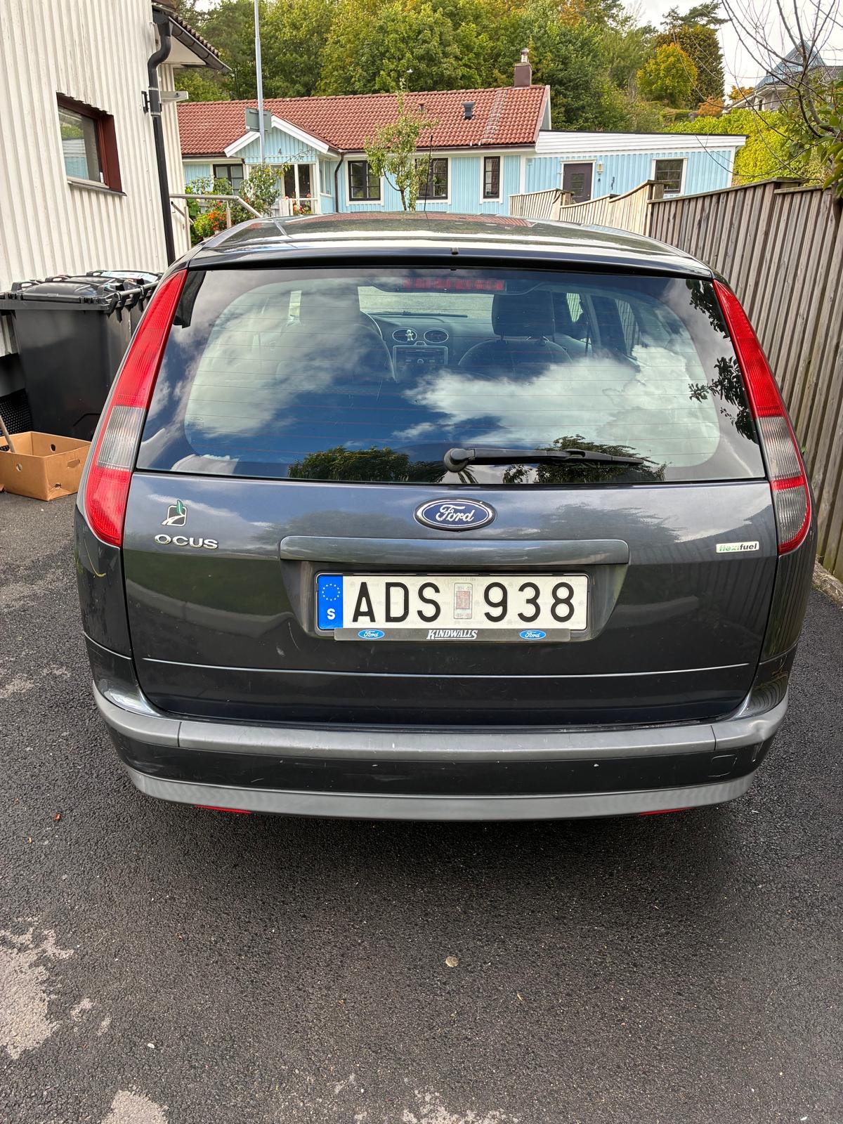 Ford Focus Kombi 1.8 Flexifuel Manuell 2007, bild 4/5