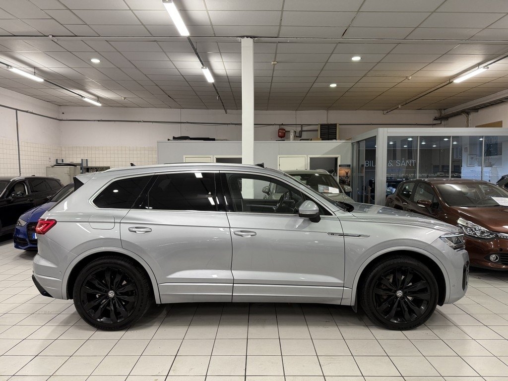 Volkswagen Touareg 2019, bild 2/10