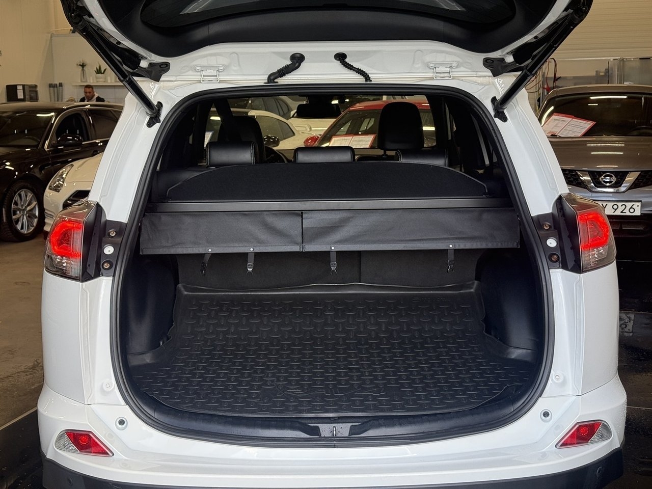 Toyota RAV4 2017, kuva 5/10
