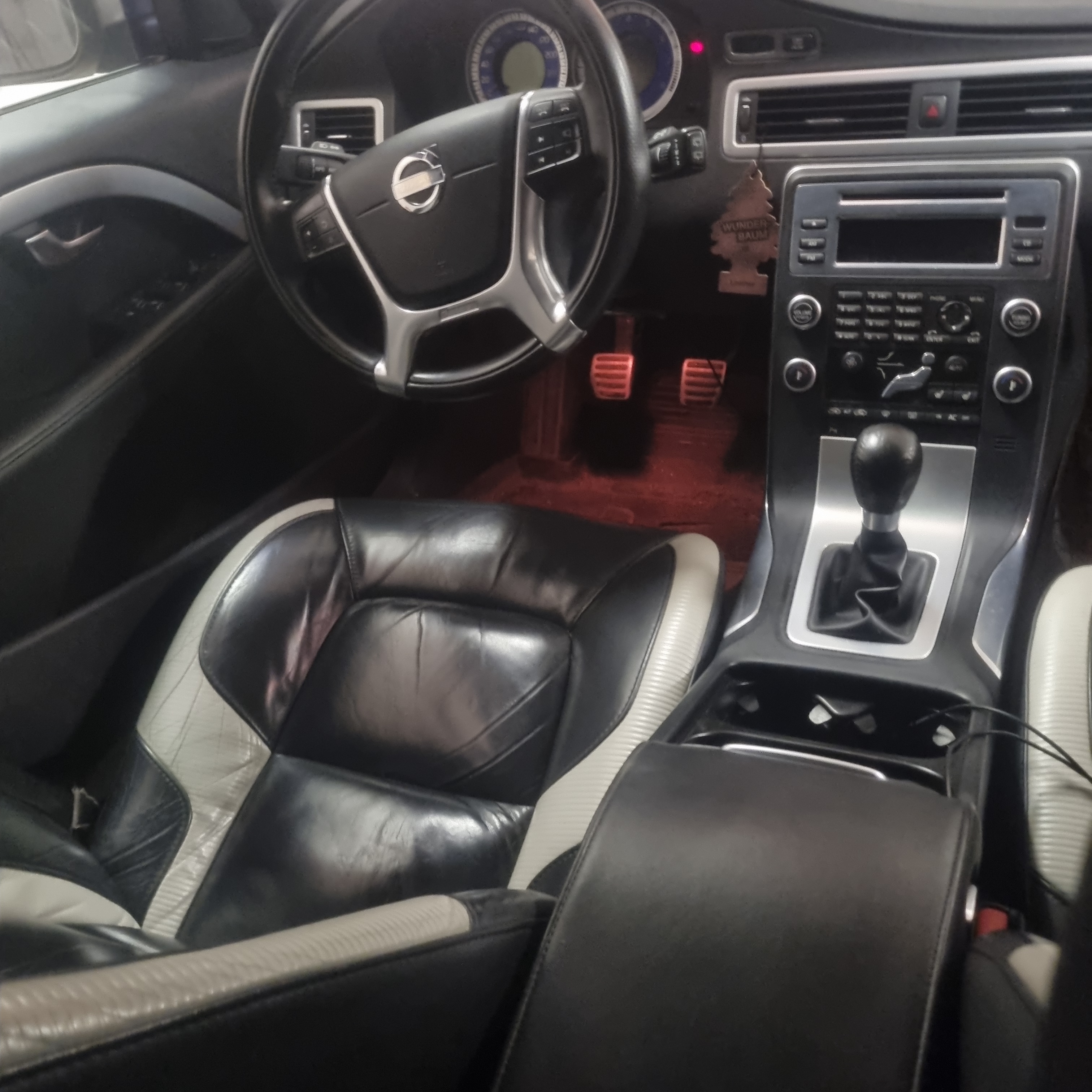 Volvo V70 T4 Manuell 2011, bild 4/5