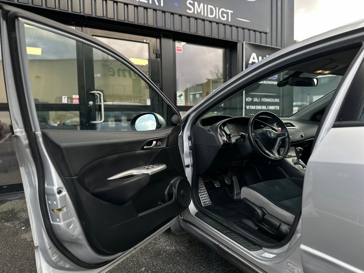 Honda Civic 5-dörrar 1.8 i-VTEC Sport 2008, kuva 7/10