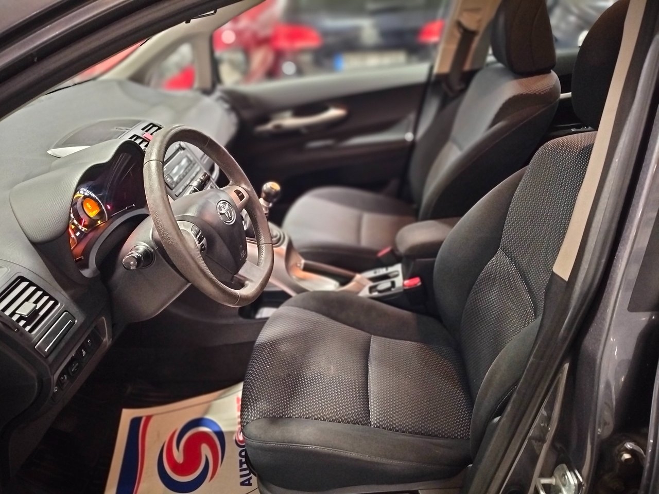 Toyota Auris 2010, bild 7/10