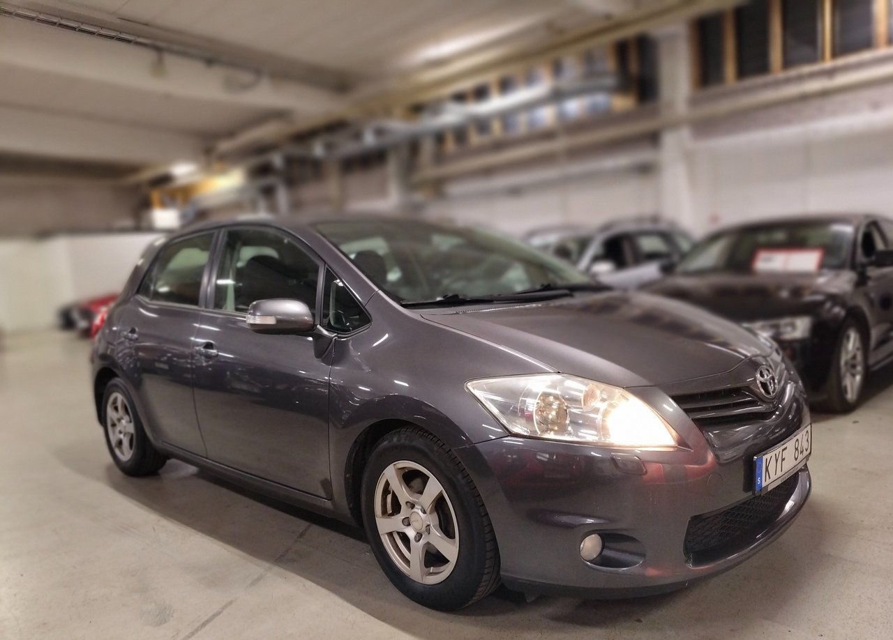 Toyota Auris 2010, bild 2/10