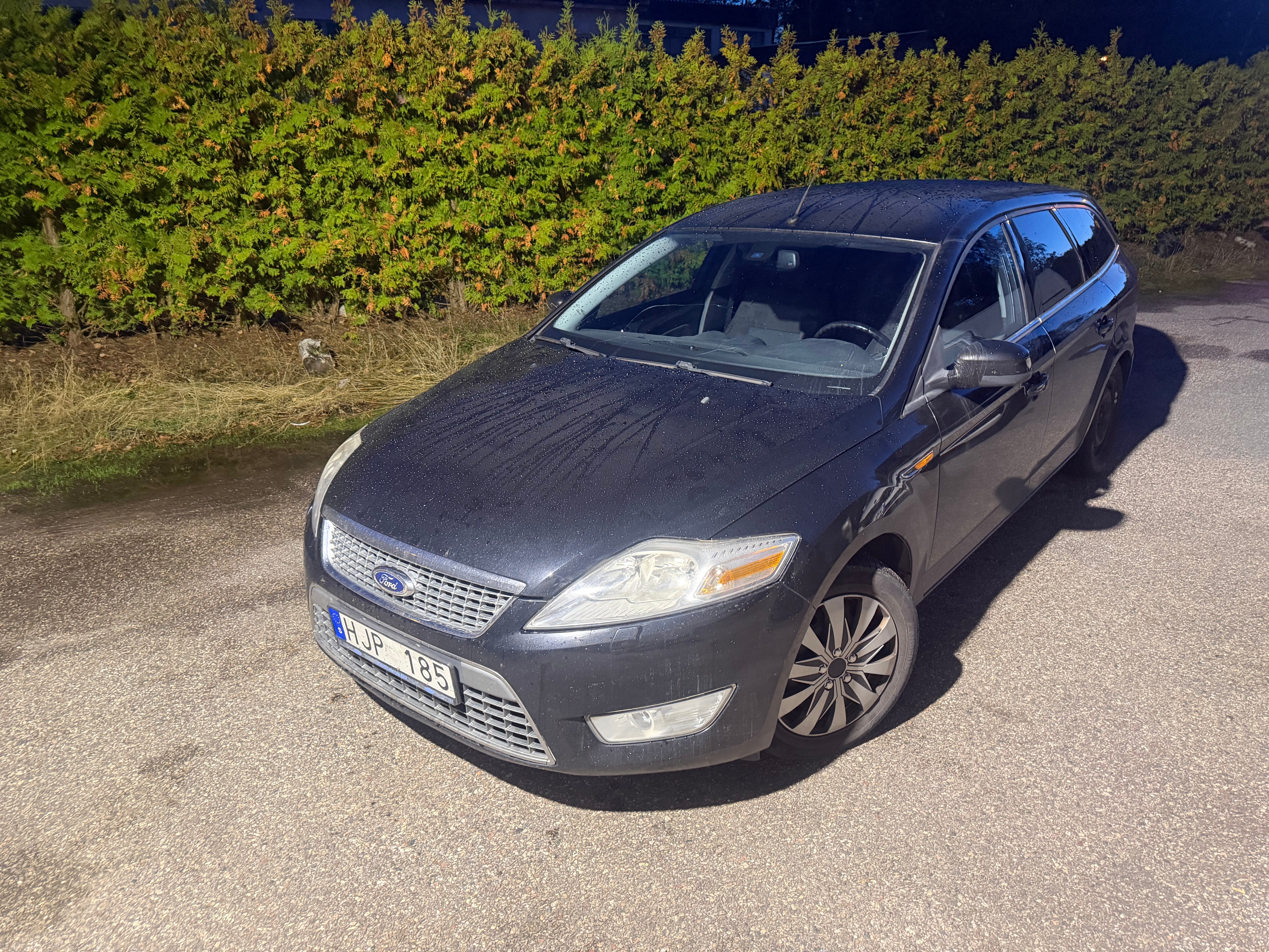 Ford Mondeo Kombi 2.0 TDCi Manuell 2007, bild 2/7