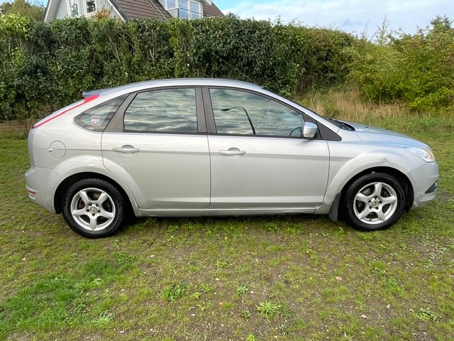 Ford Focus 5-dörrars 1.6 TDCi Manuell 2011, photo 3/4