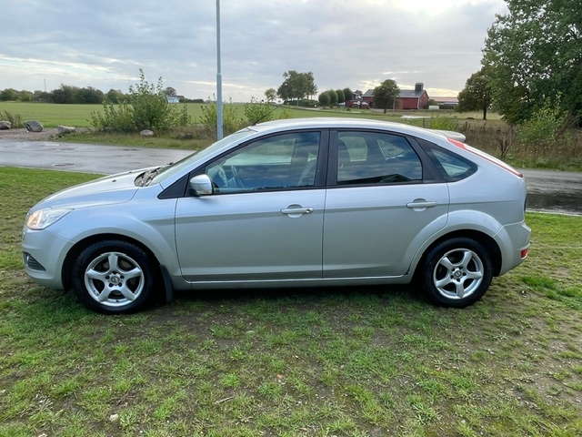Ford Focus 5-dörrars 1.6 TDCi Manuell 2011, photo 2/4
