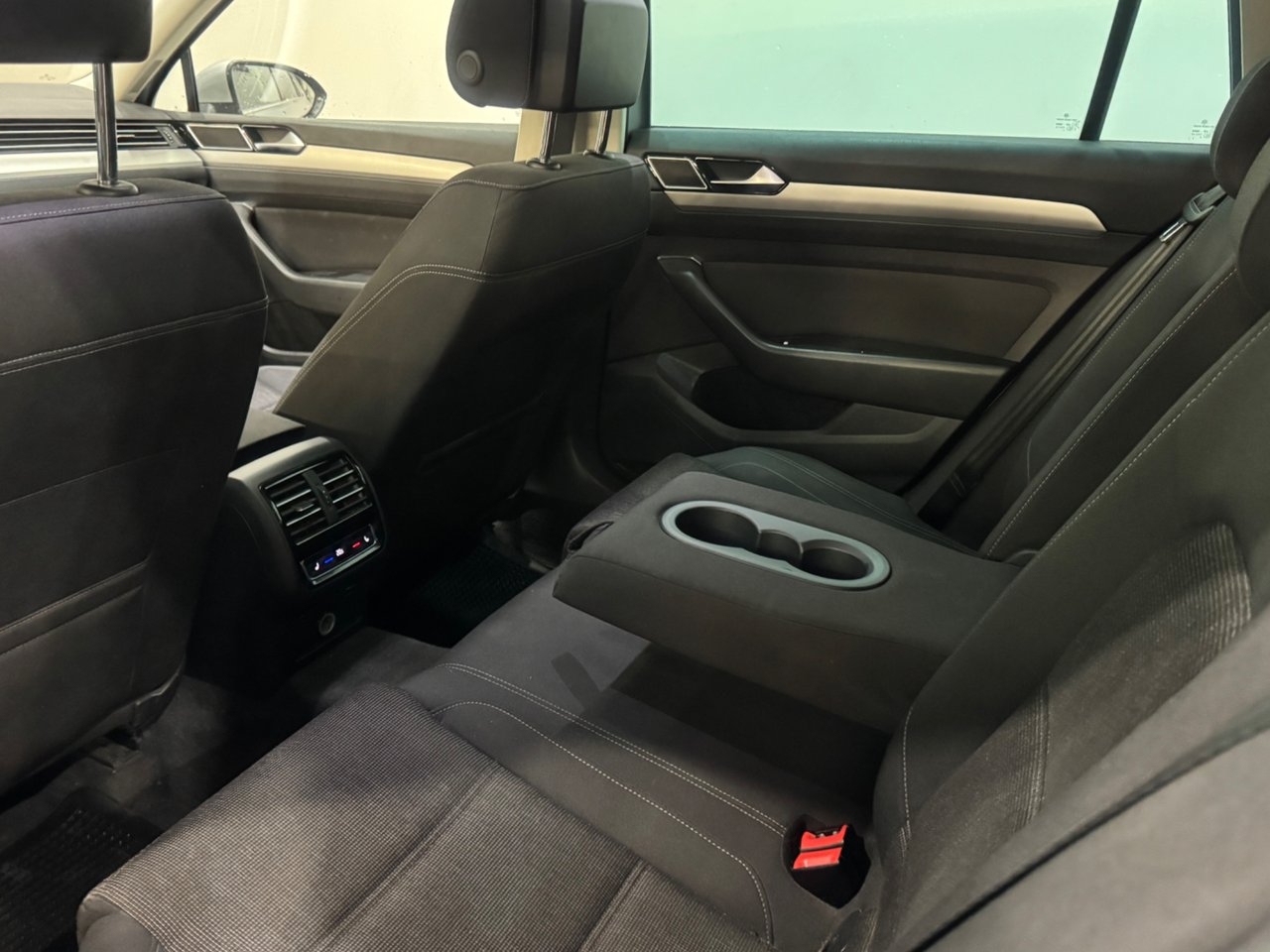 Volkswagen Passat 2015, bild 5/9