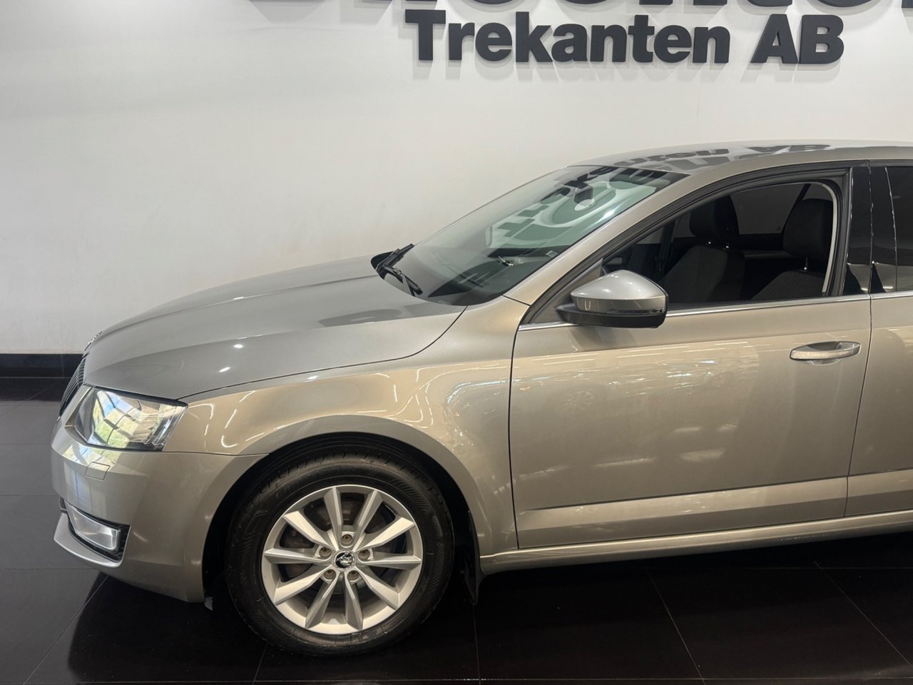 Skoda Octavia 2015, bild 4/10