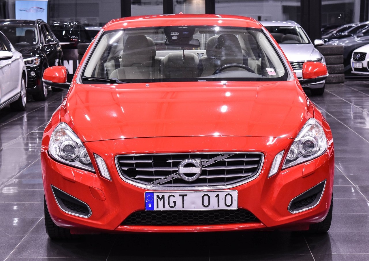 Volvo S60 D3 Momentum Euro 5 2012, bild 2/10